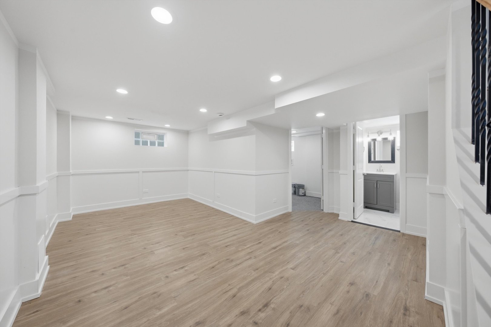 9137 S Essex Avenue Property Photo 28