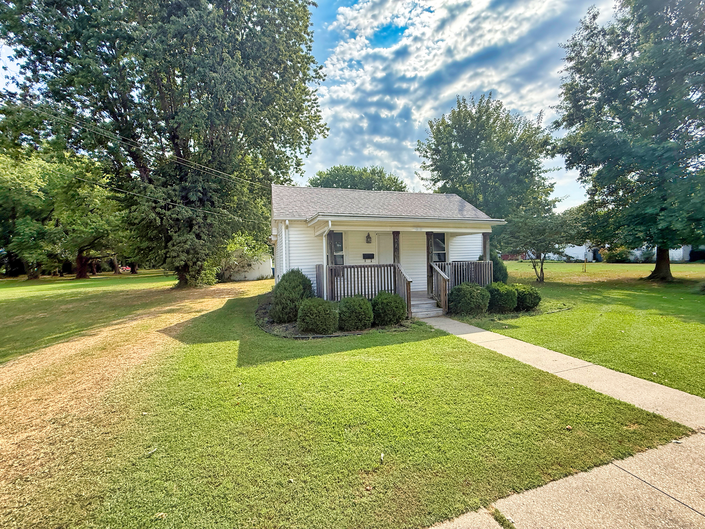 323 Austin Avenue Property Photo 1