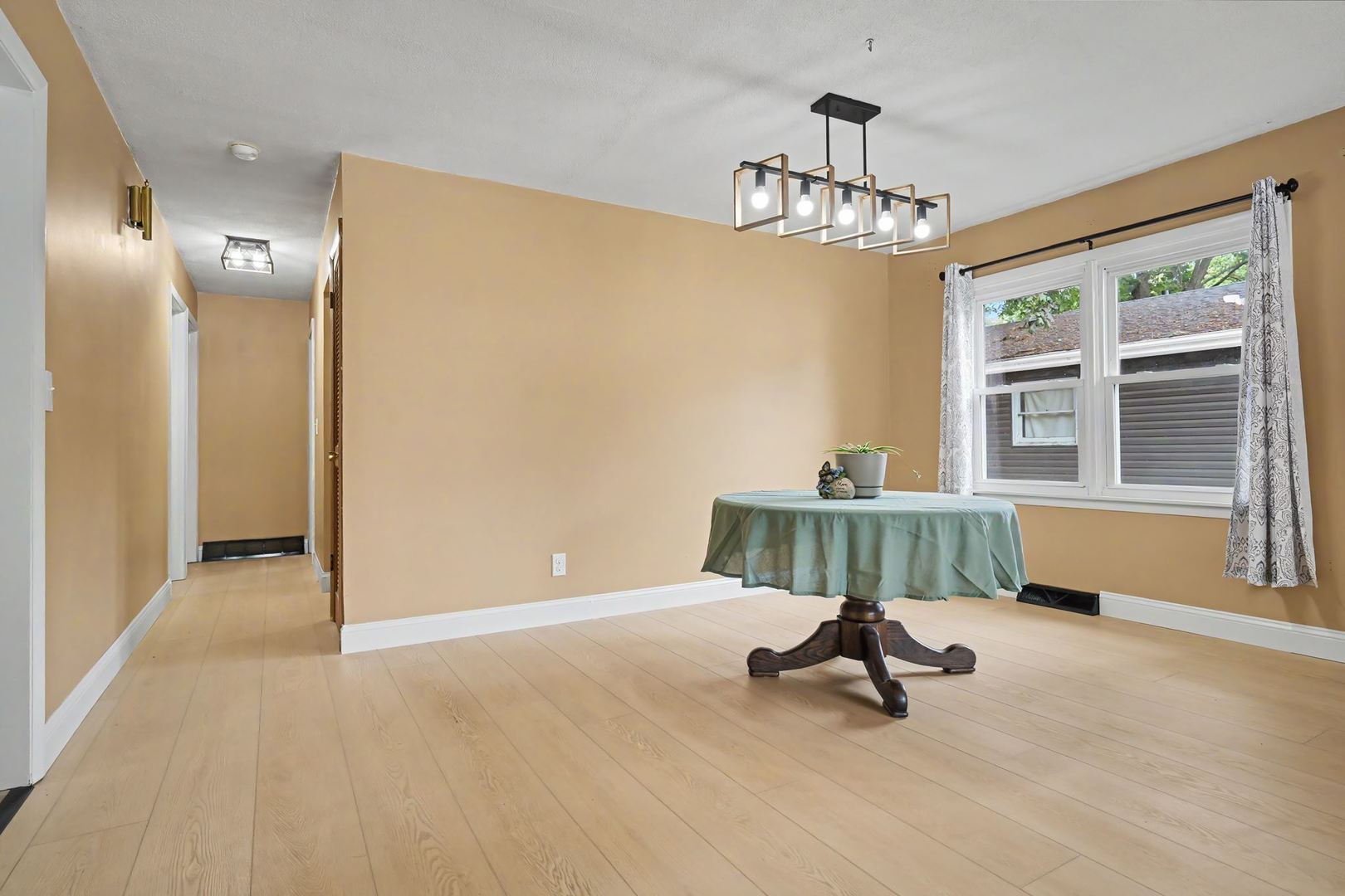 608 E Payson Street Property Photo 18