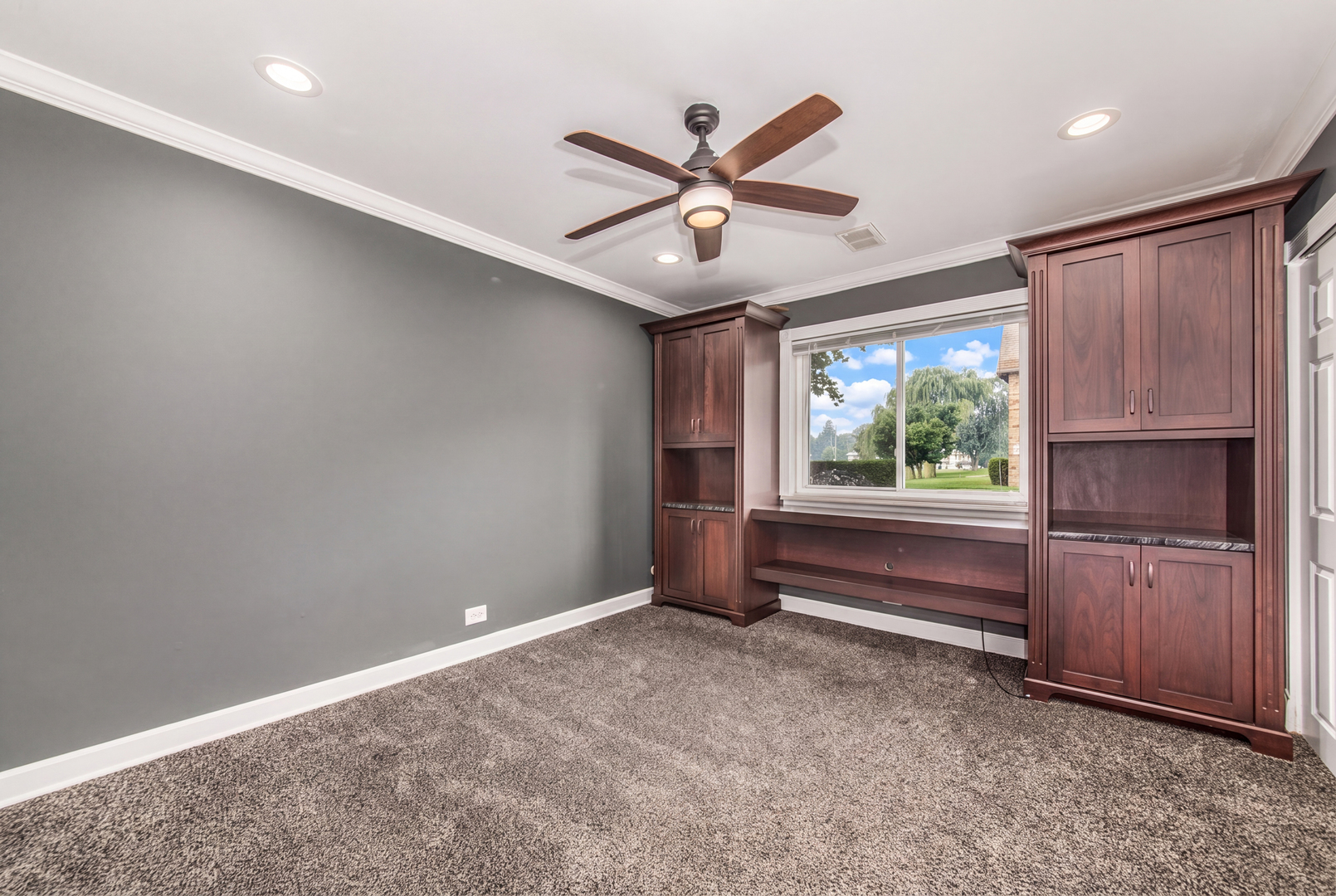 9461 Bay Colony Drive 1s Property Photo 13