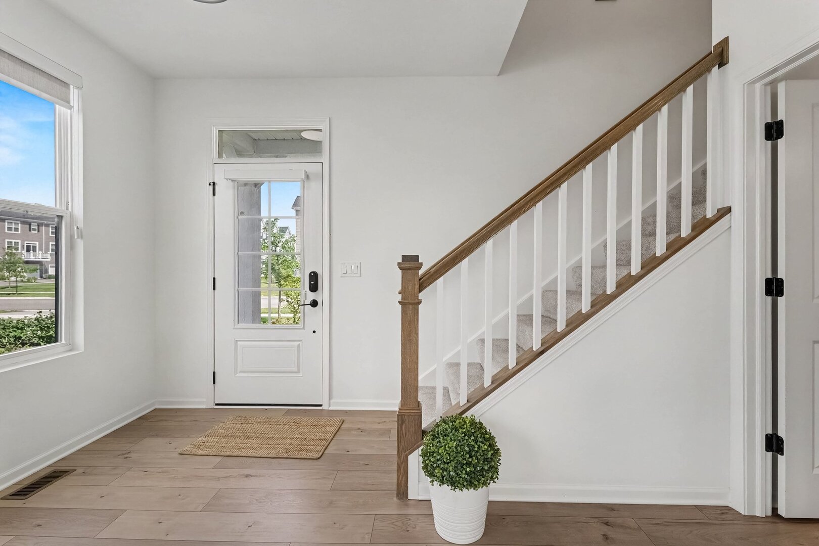 4414 Chelsea Manor Circle Property Photo 3