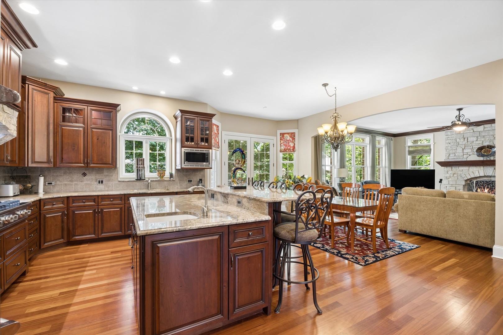 616 Driftwood Court Property Photo 8