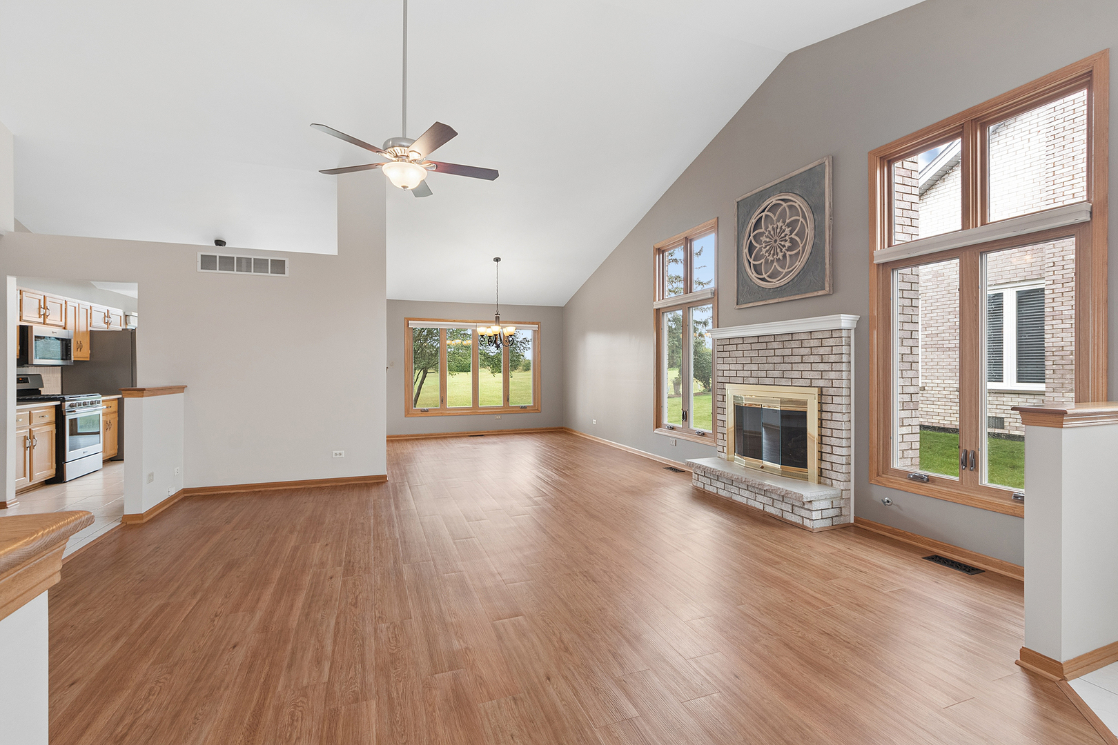 18130 Pheasant Lake Drive Property Photo 3