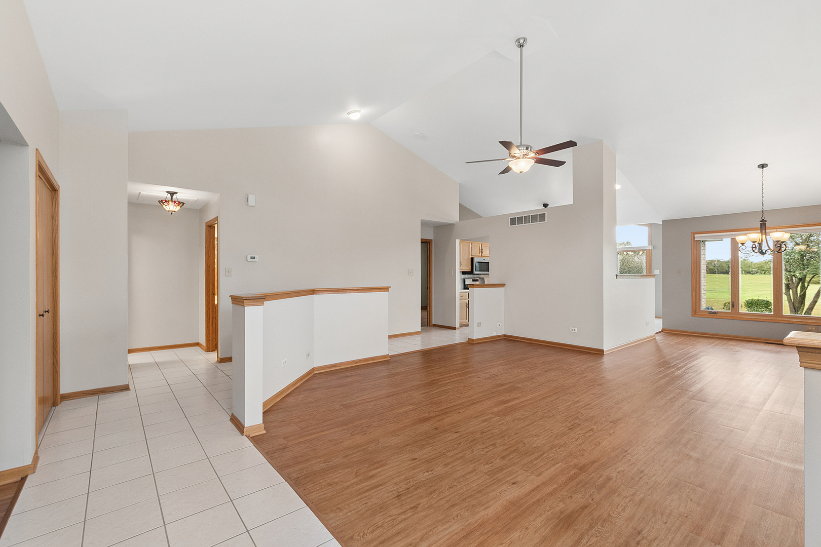 18130 Pheasant Lake Drive Property Photo 4