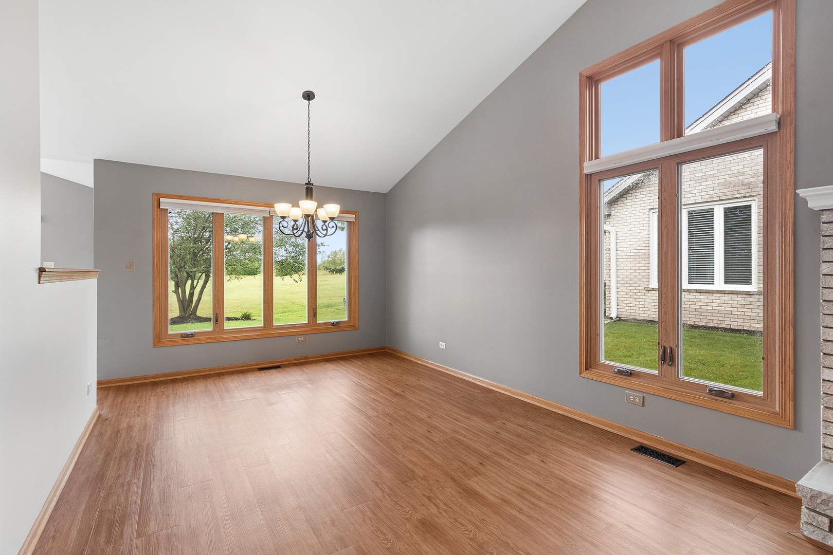 18130 Pheasant Lake Drive Property Photo 6
