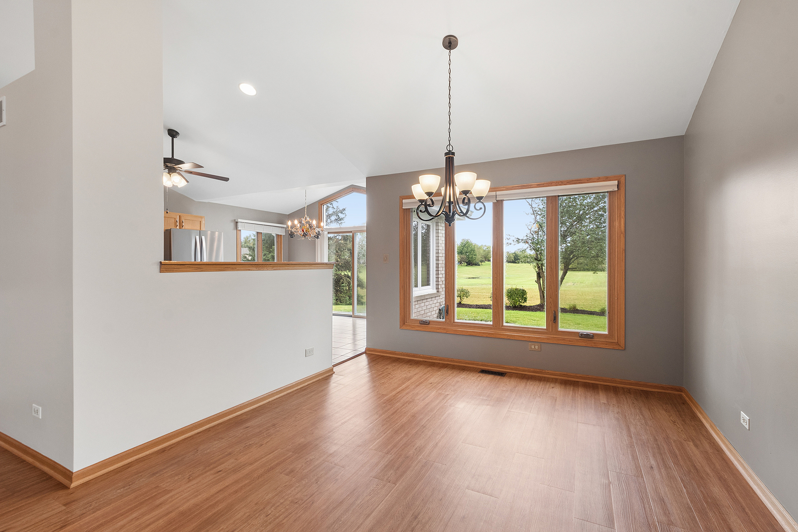 18130 Pheasant Lake Drive Property Photo 7