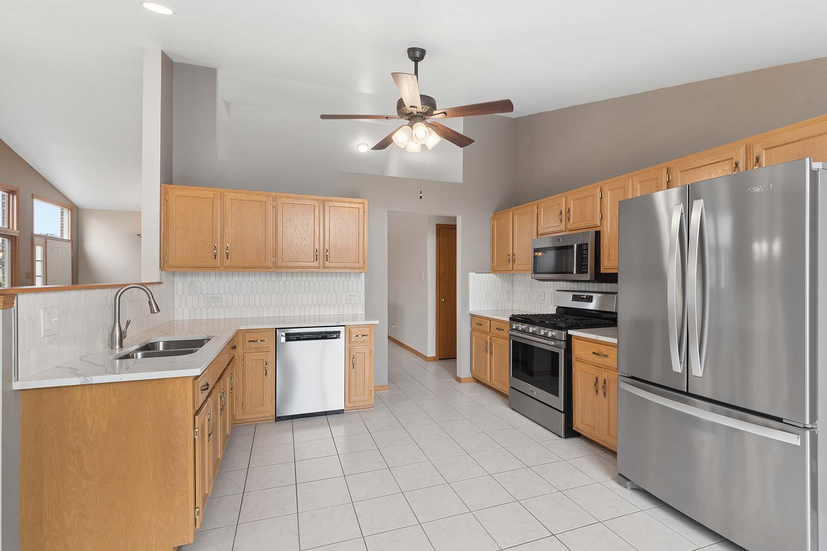 18130 Pheasant Lake Drive Property Photo 8