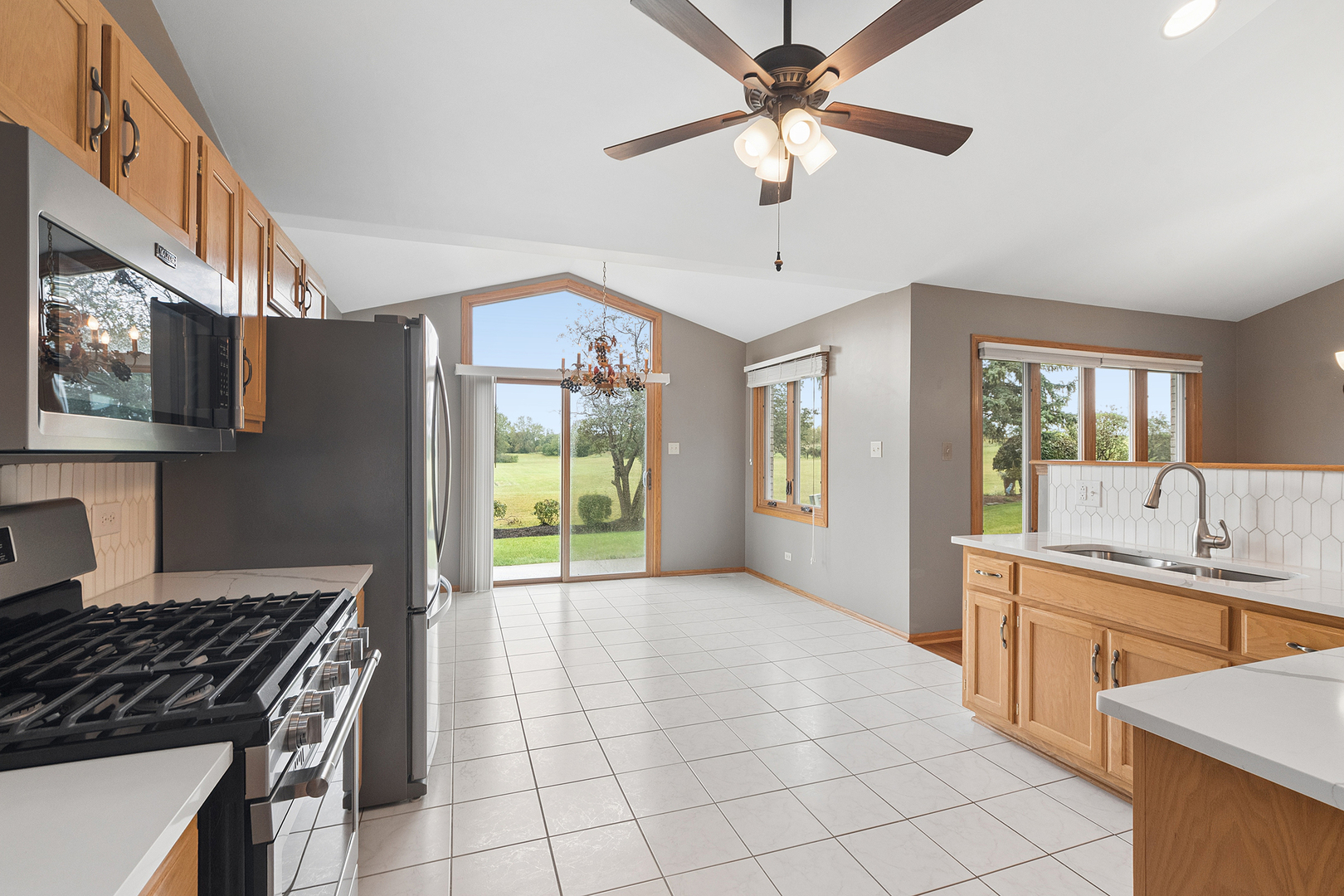 18130 Pheasant Lake Drive Property Photo 10