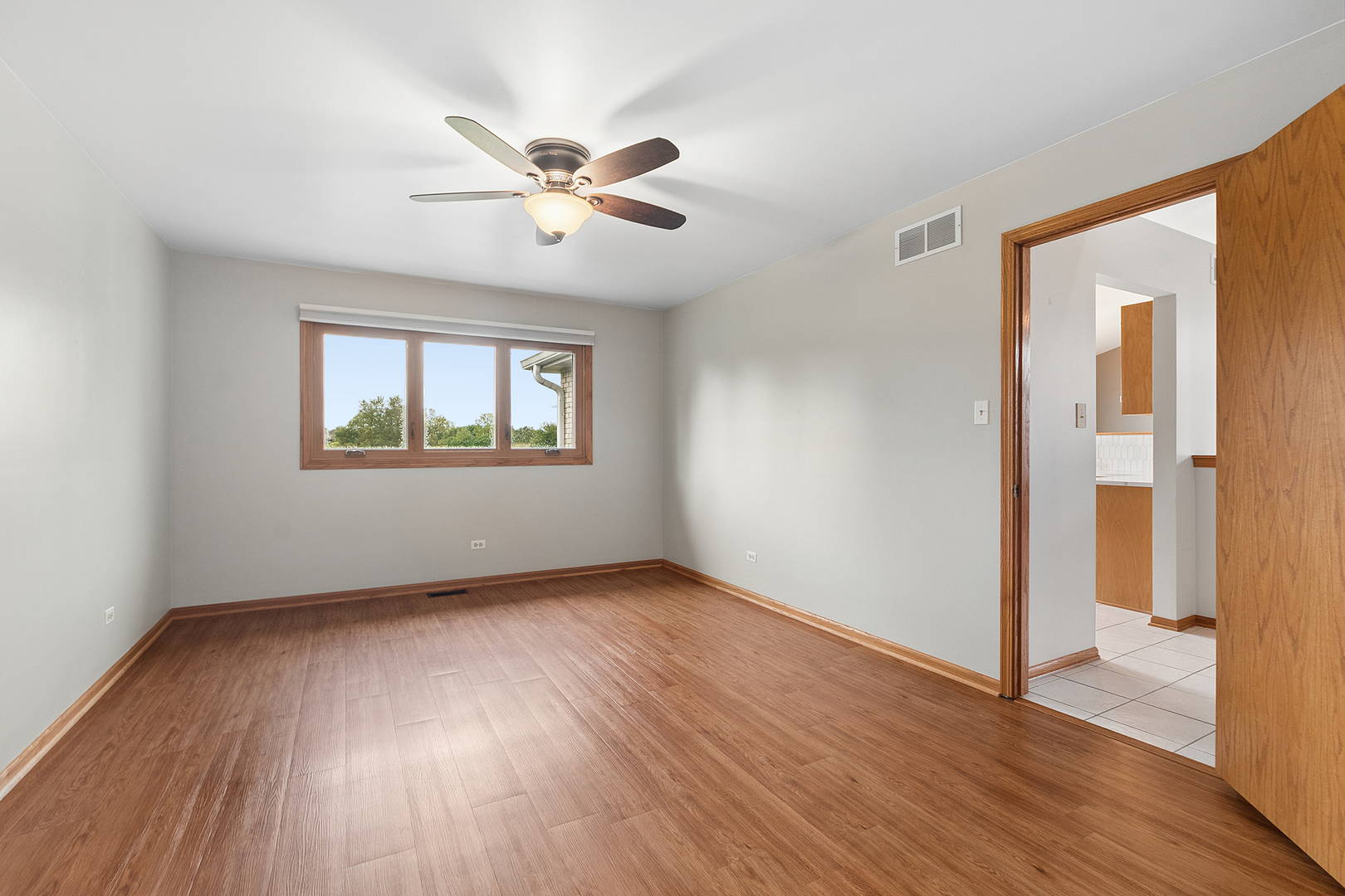 18130 Pheasant Lake Drive Property Photo 12