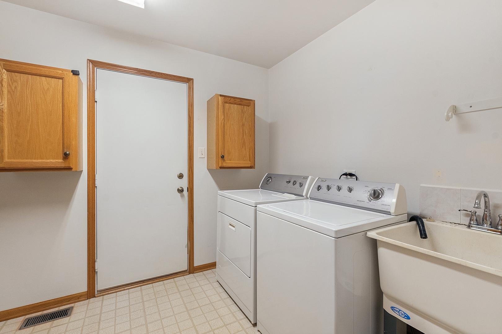 18130 Pheasant Lake Drive Property Photo 19