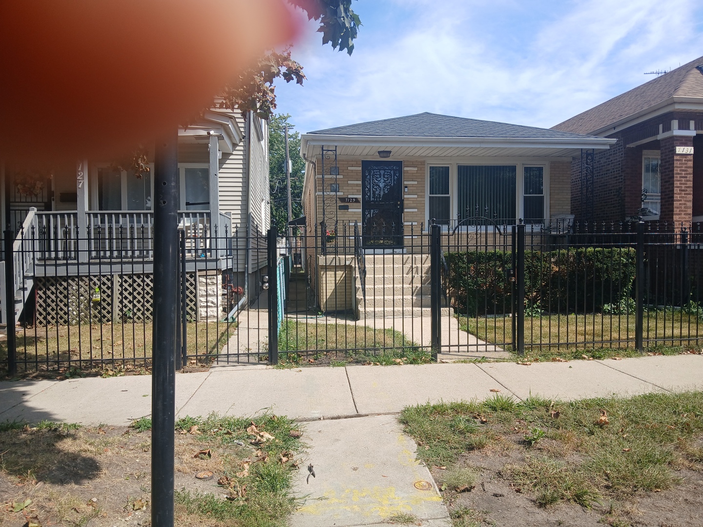 7129 S Oakley Avenue Property Photo 1