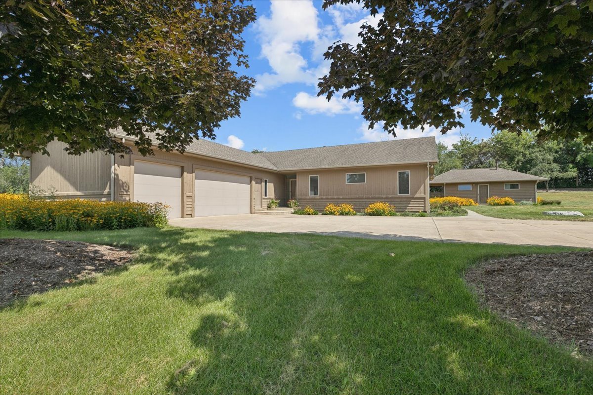 27175 N Gilmer Road Property Photo 2