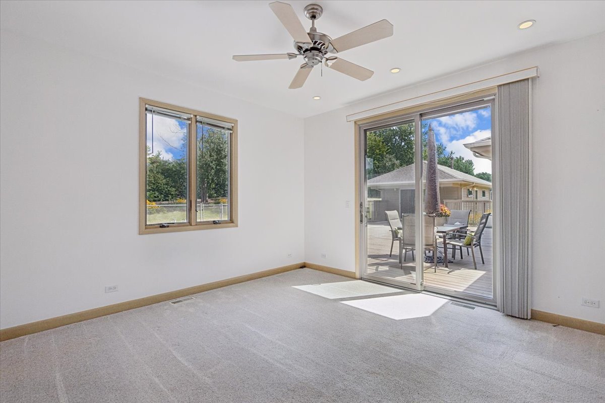 27175 N Gilmer Road Property Photo 16