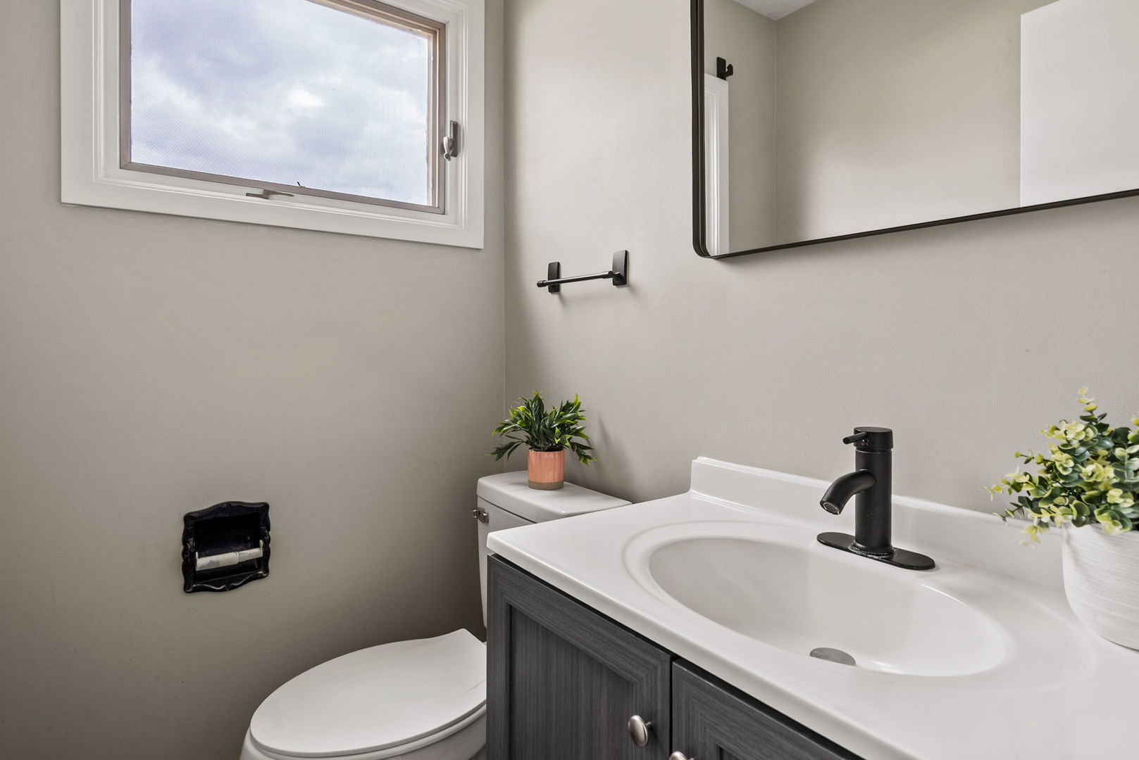 2118 W 30th Street Property Photo 15