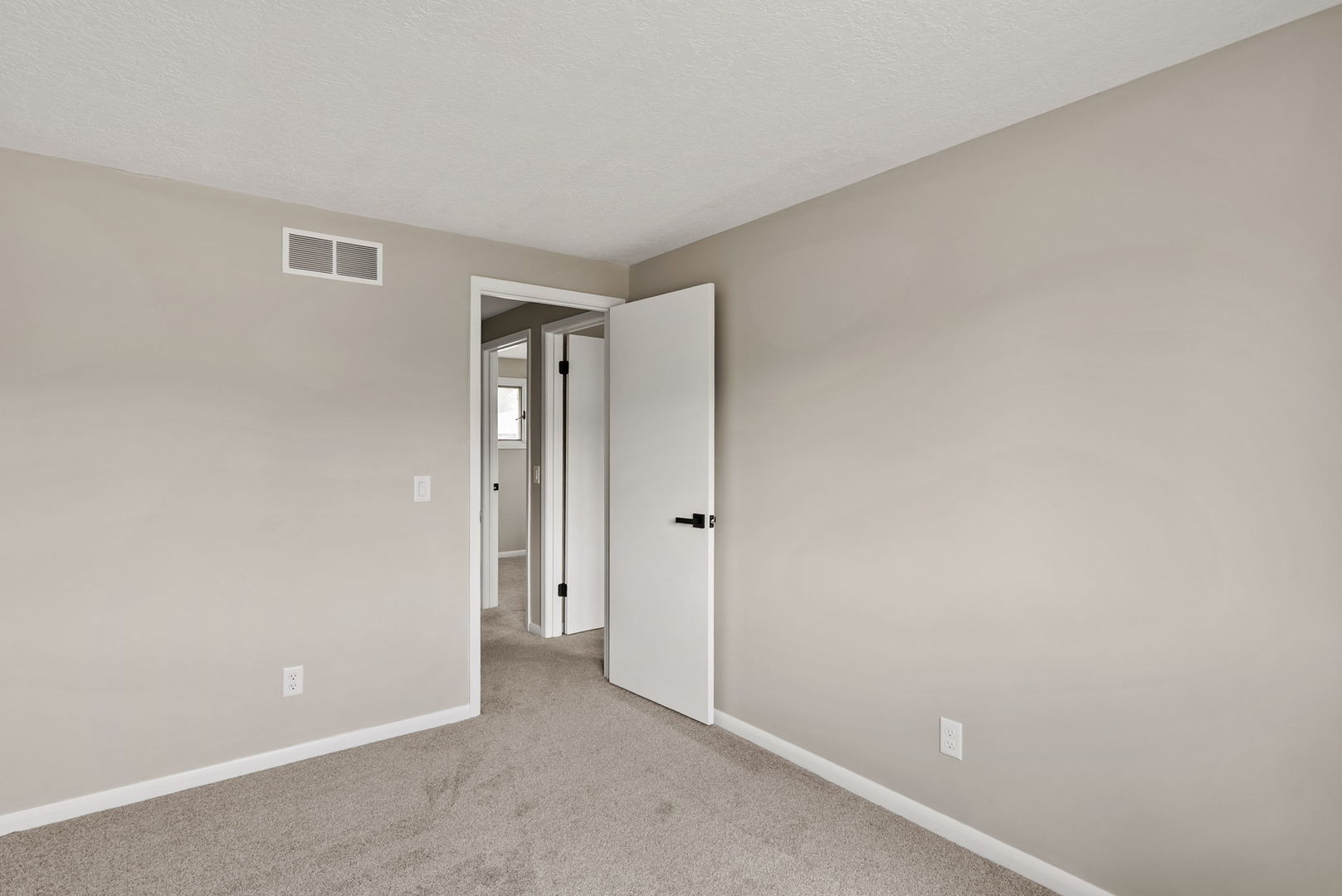2118 W 30th Street Property Photo 26