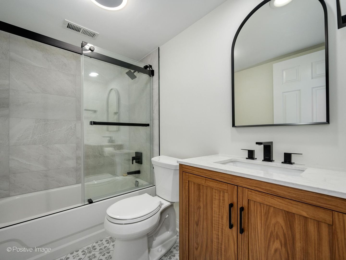 702 Waukegan Road A308 Property Photo 15