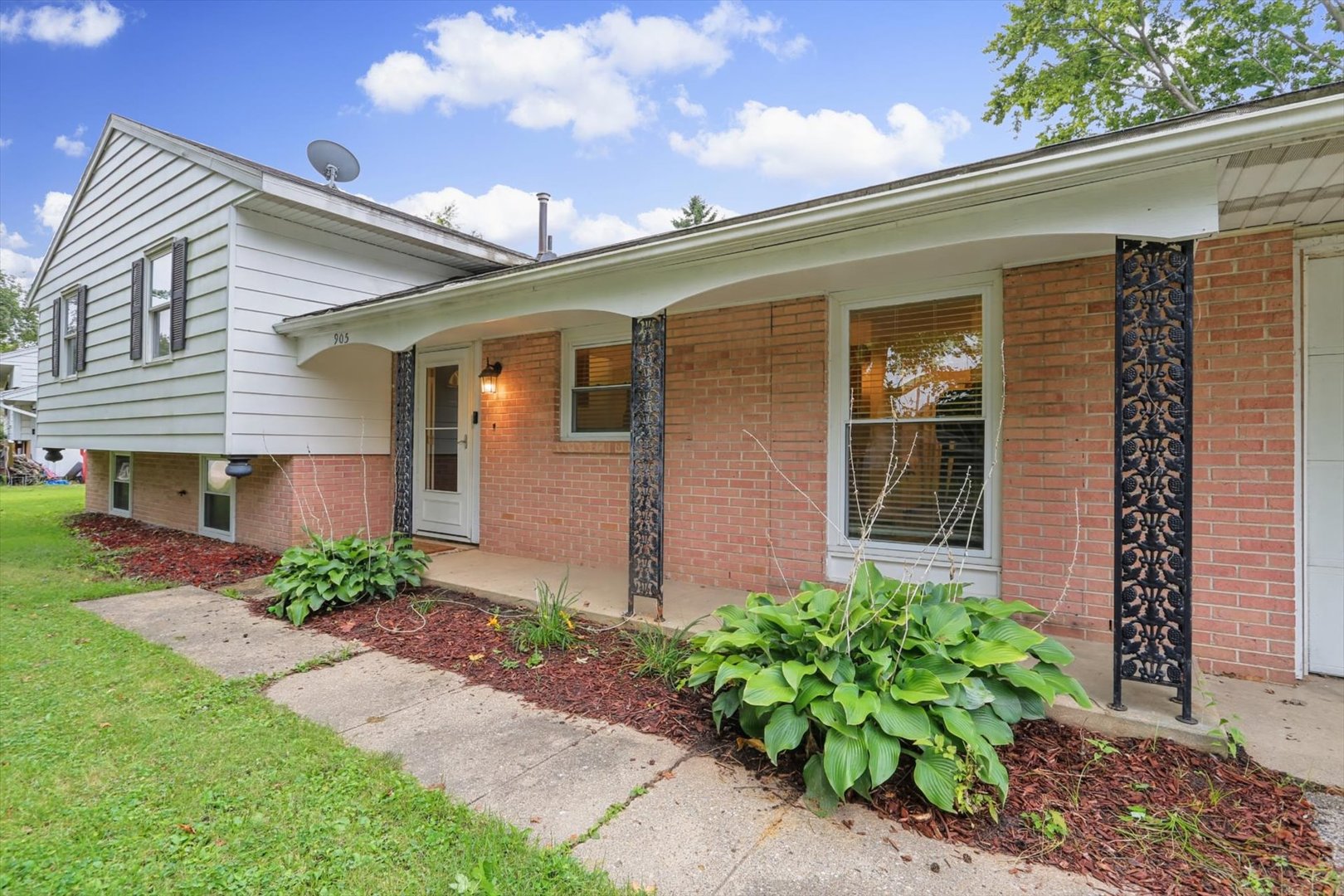 905 Stratford Drive Property Photo 4