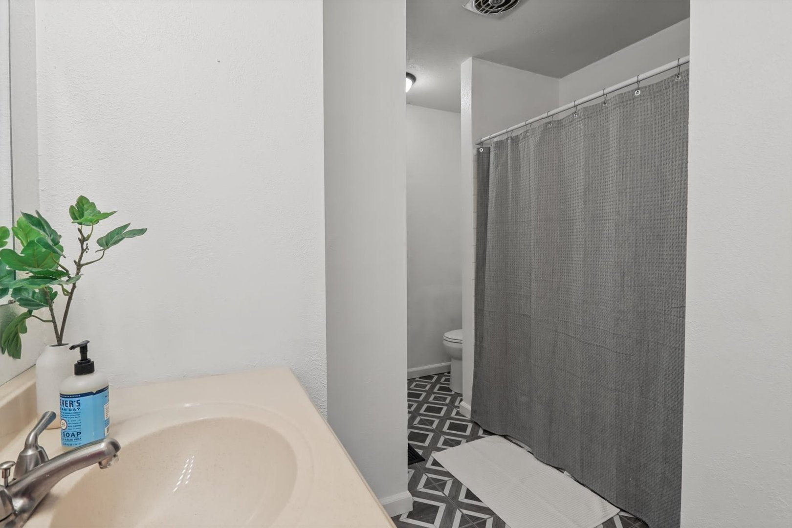 905 Stratford Drive Property Photo 18