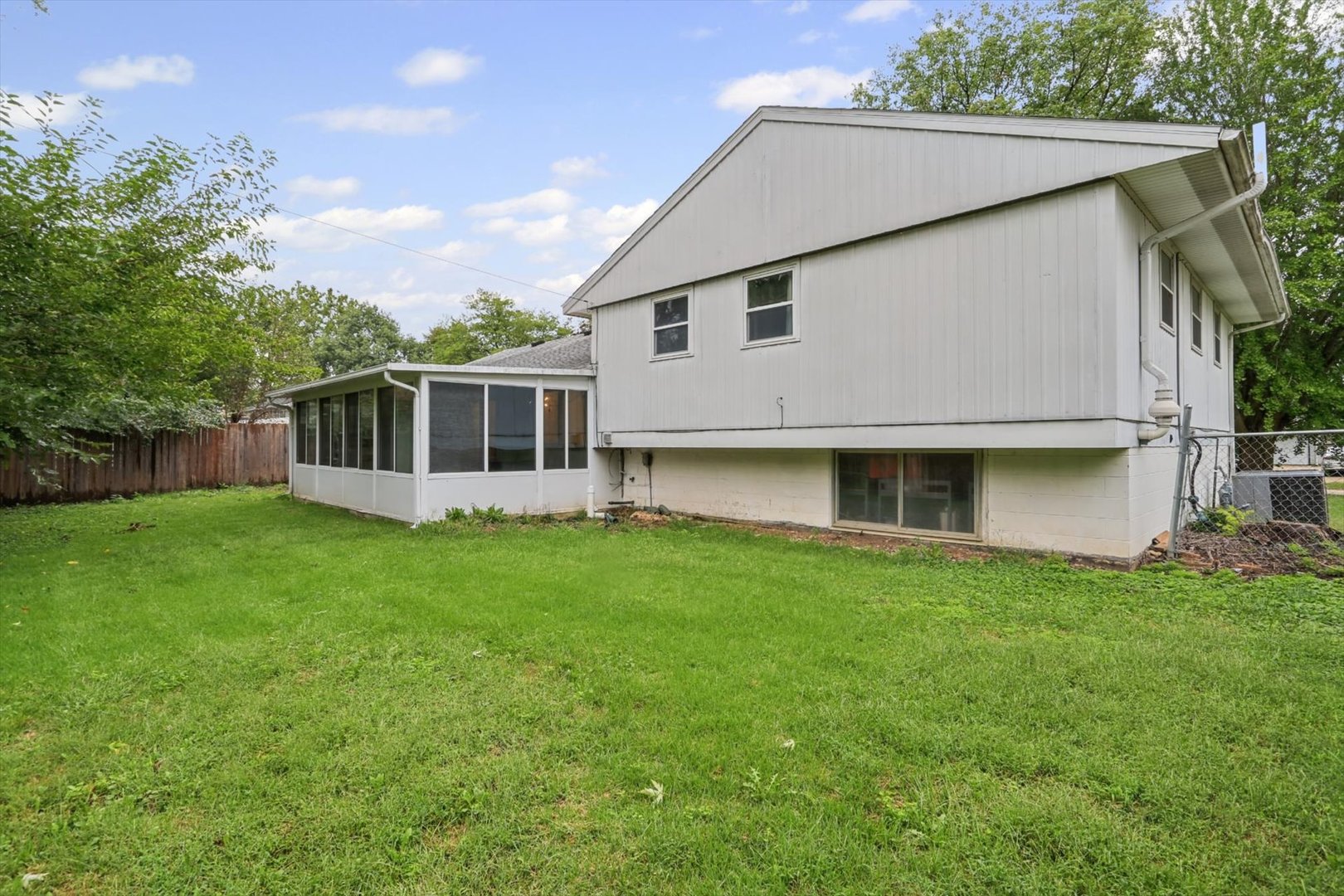 905 Stratford Drive Property Photo 32