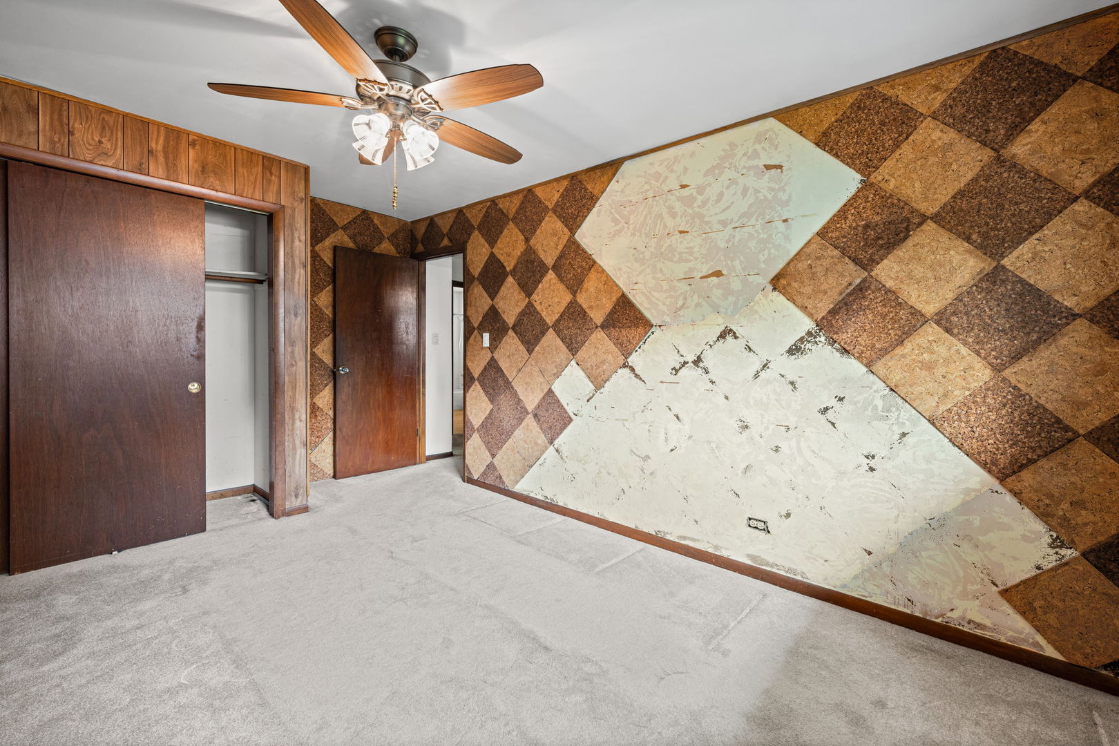 22w313 1 St Street Property Photo 14