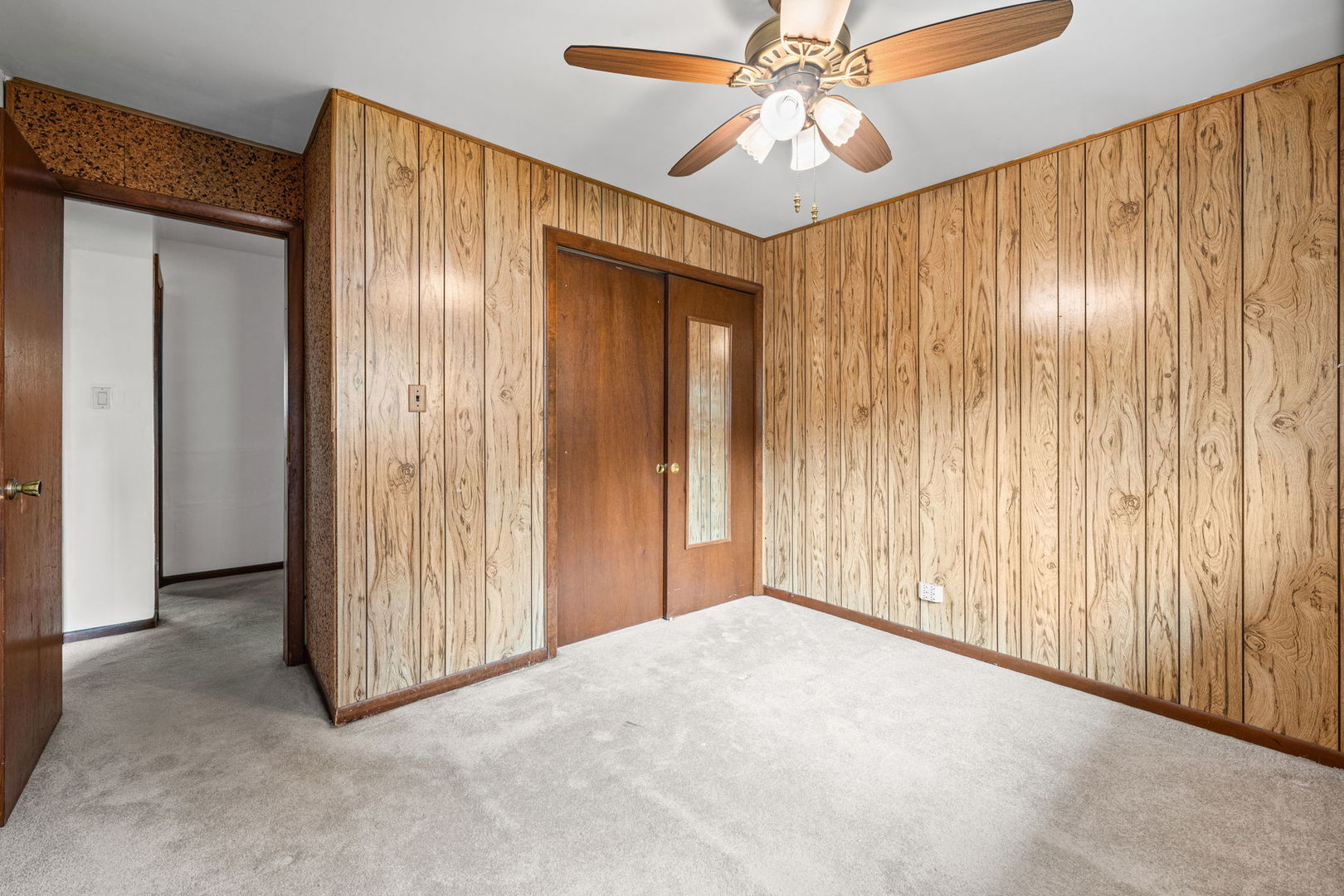 22w313 1 St Street Property Photo 15