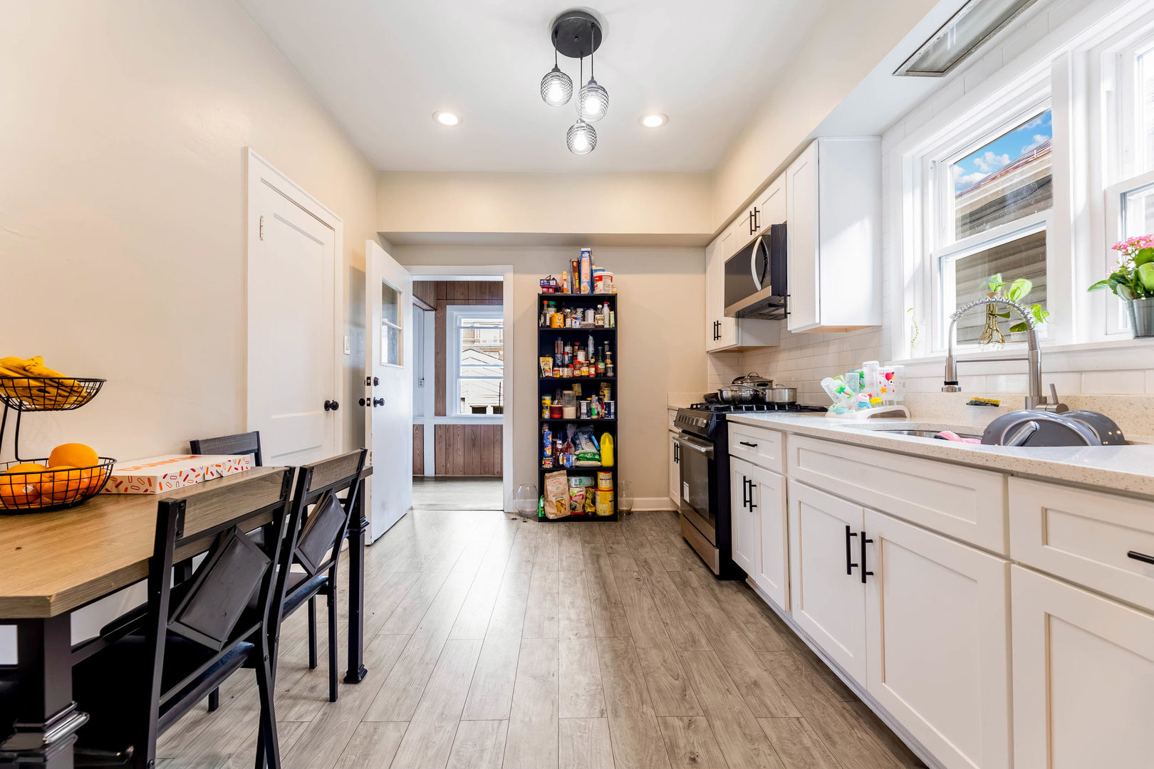 6207 S California Avenue Property Photo 14