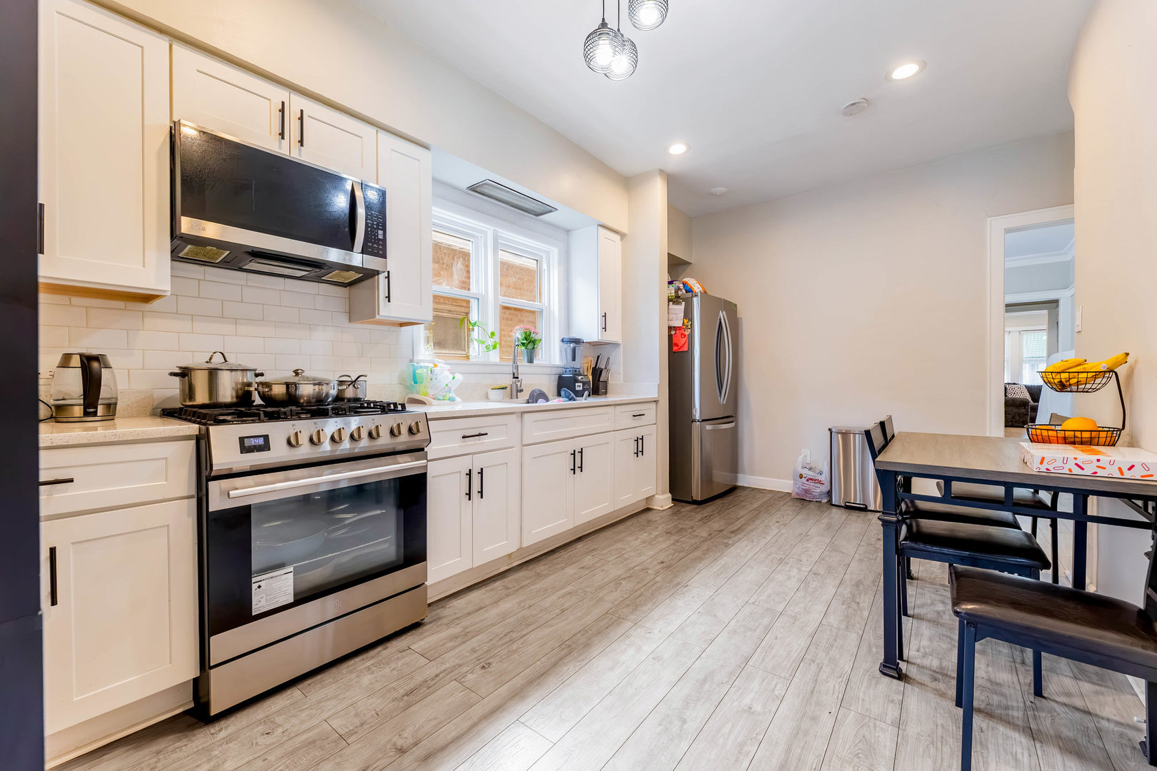 6207 S California Avenue Property Photo 16