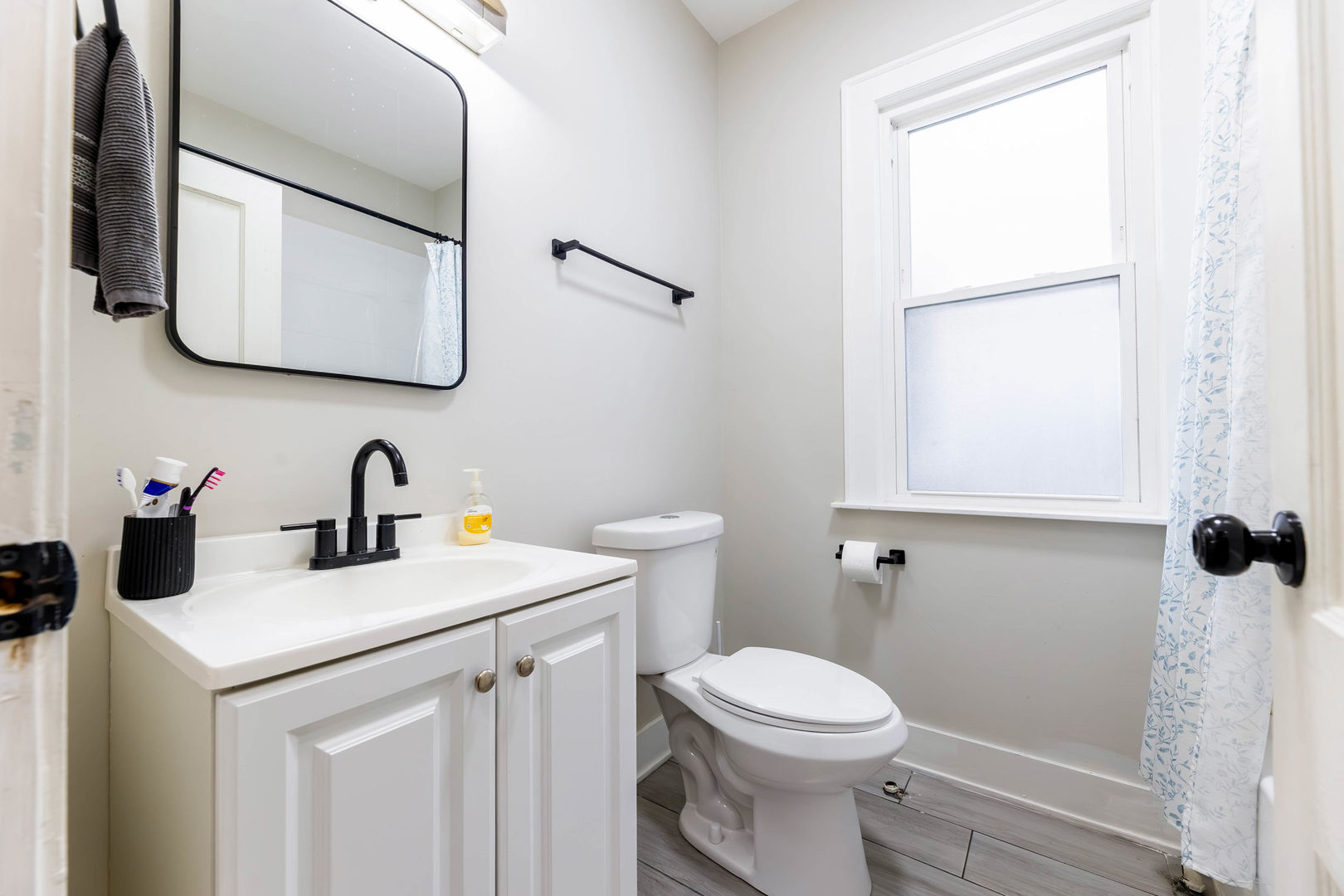 6207 S California Avenue Property Photo 17