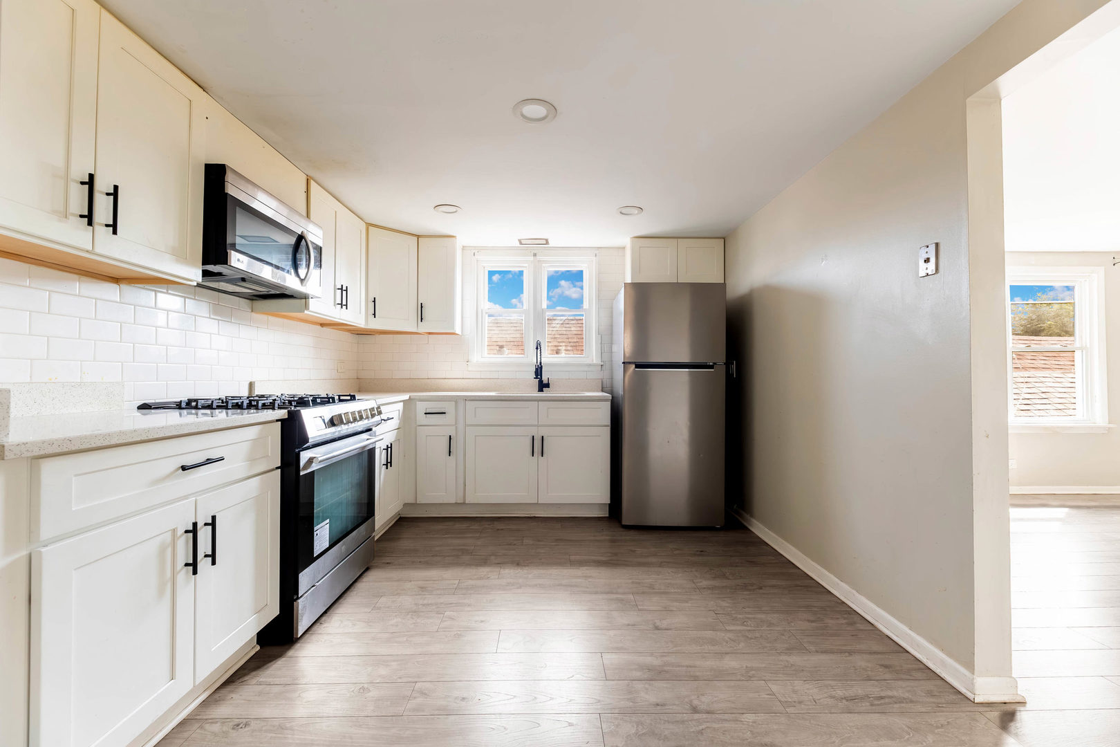 6207 S California Avenue Property Photo 19