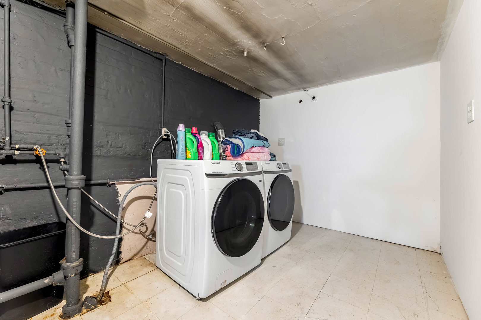 6207 S California Avenue Property Photo 28