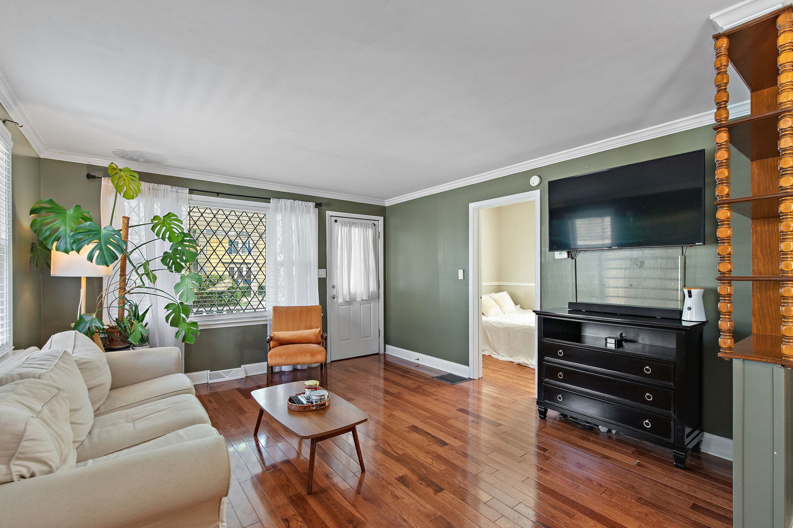 651 W New York Street Property Photo 3