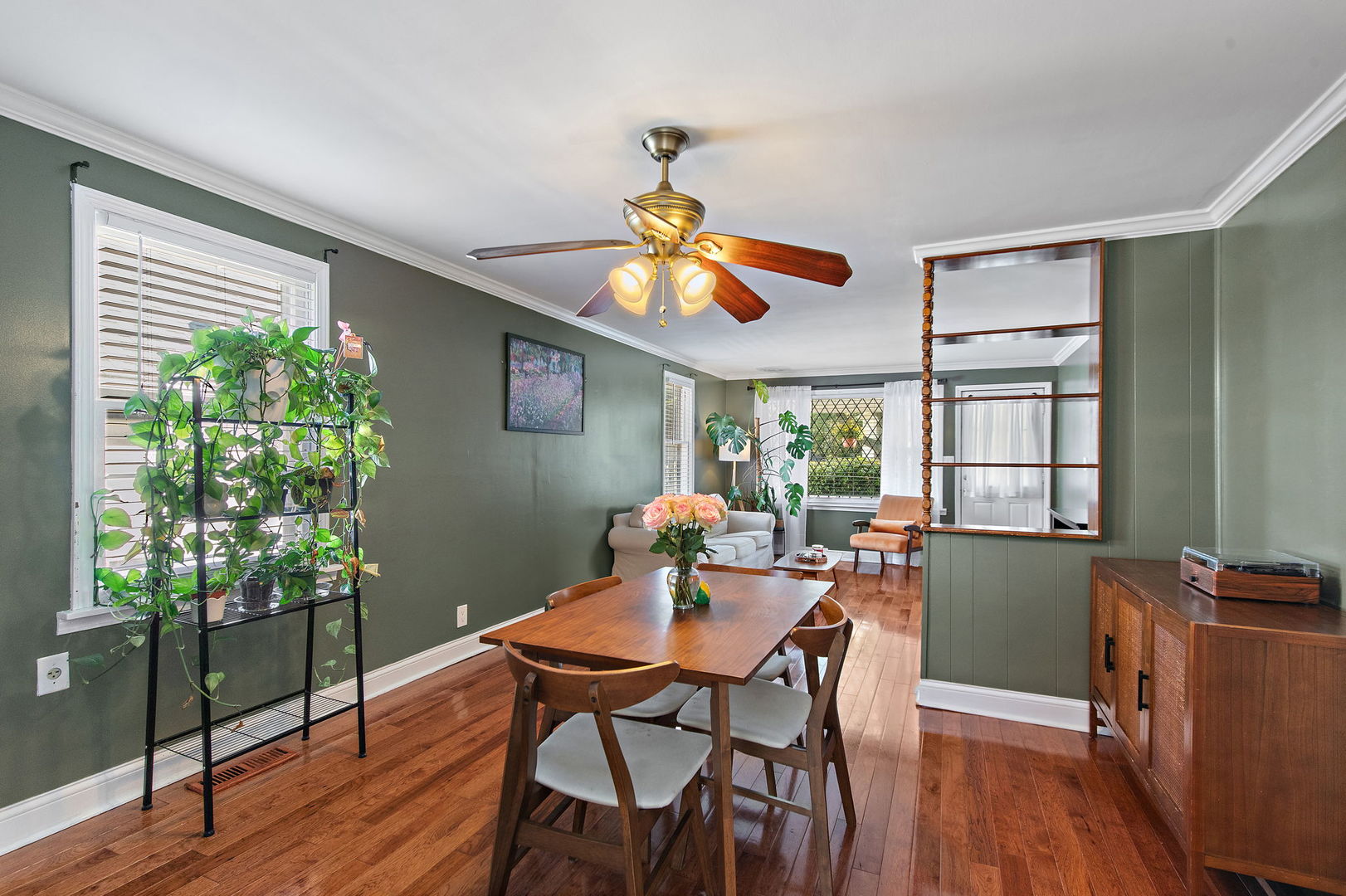 651 W New York Street Property Photo 6