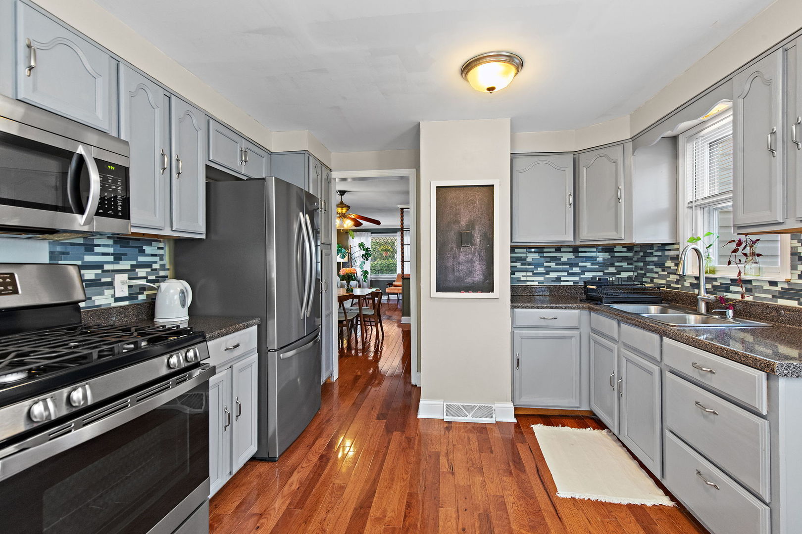 651 W New York Street Property Photo 8