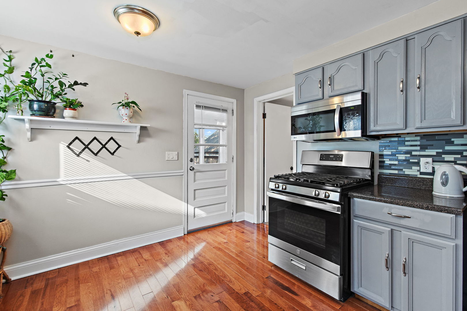 651 W New York Street Property Photo 11