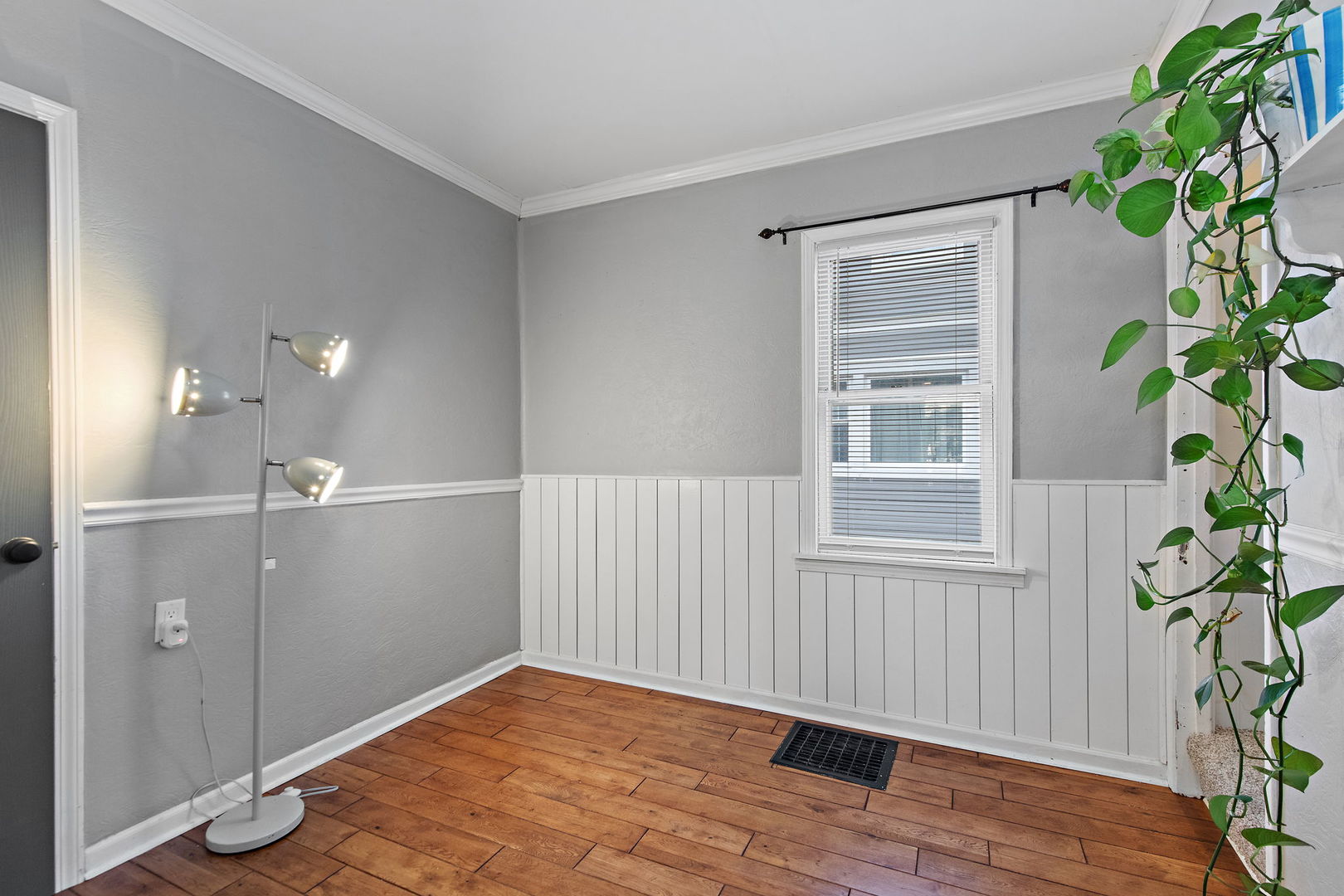 651 W New York Street Property Photo 15