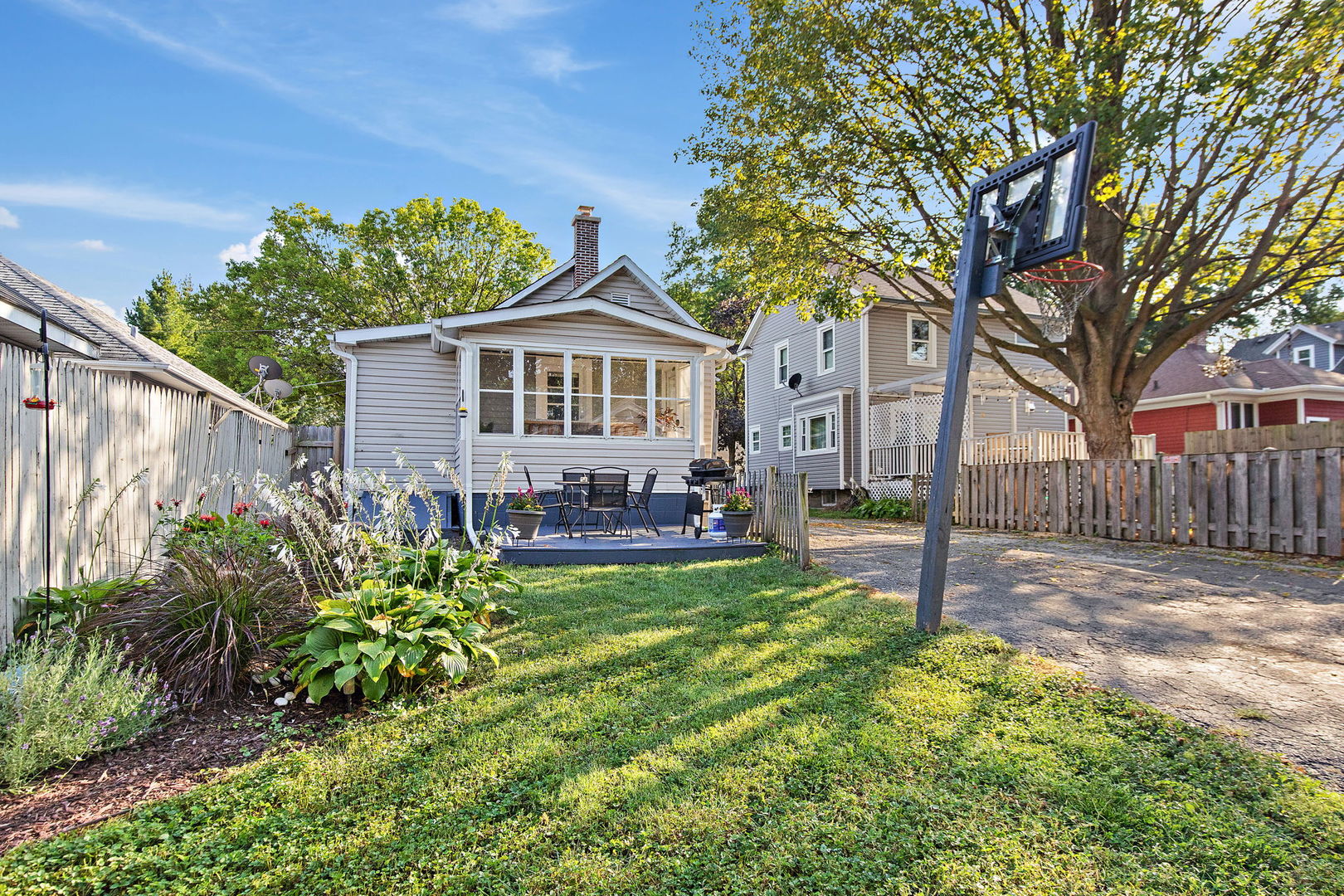 651 W New York Street Property Photo 25