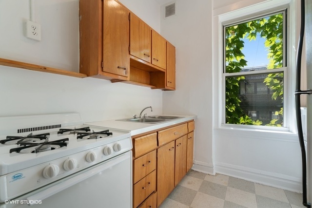 732 W 19th Street 1r Property Photo 4