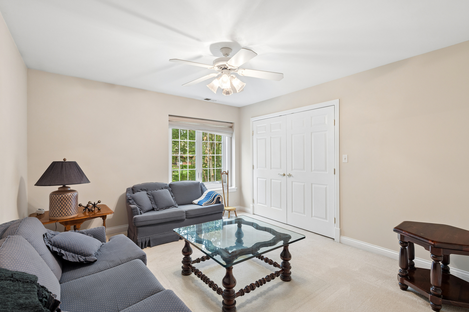 141 W Tam O Shanter Drive Property Photo 14