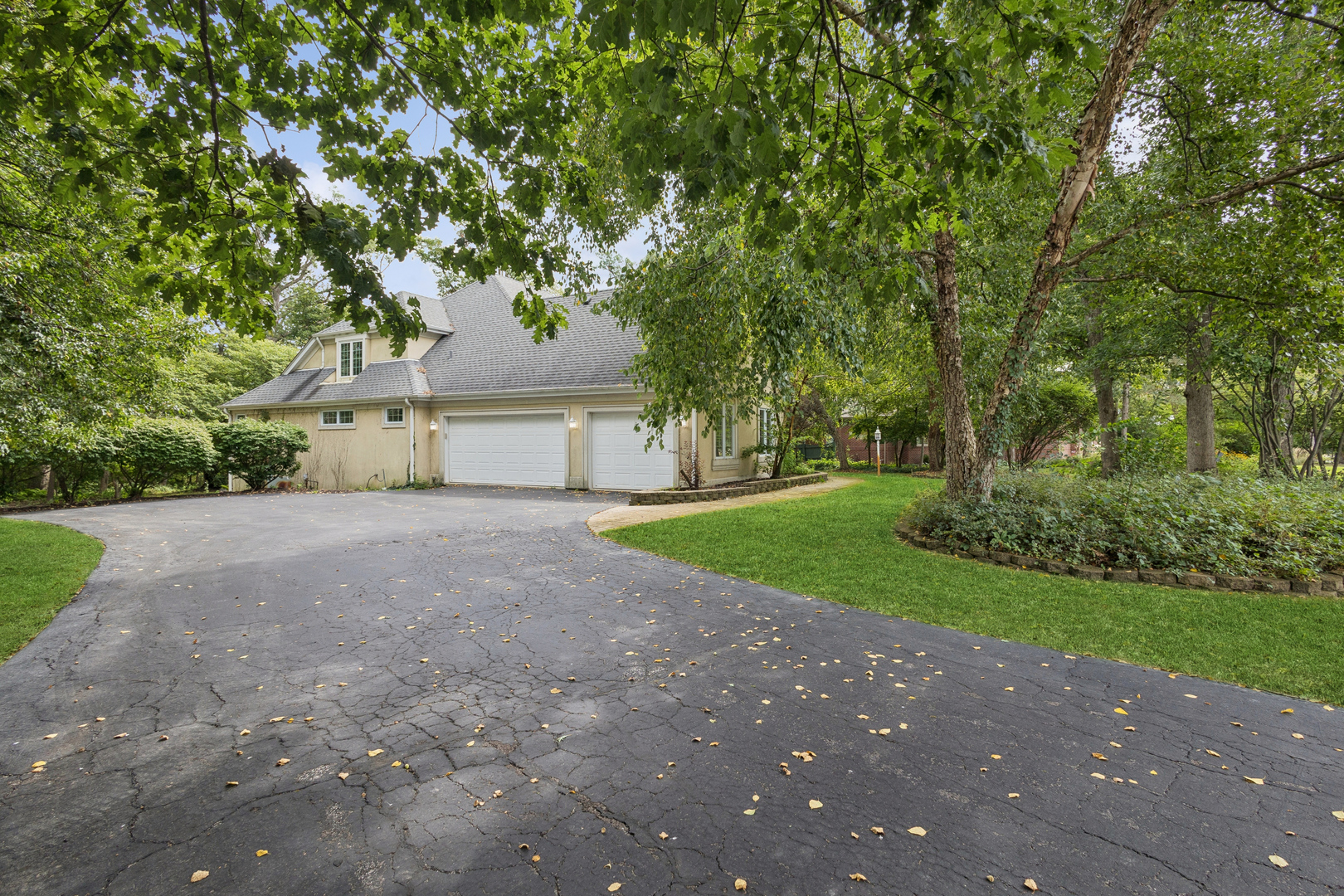 141 W Tam O Shanter Drive Property Photo 22