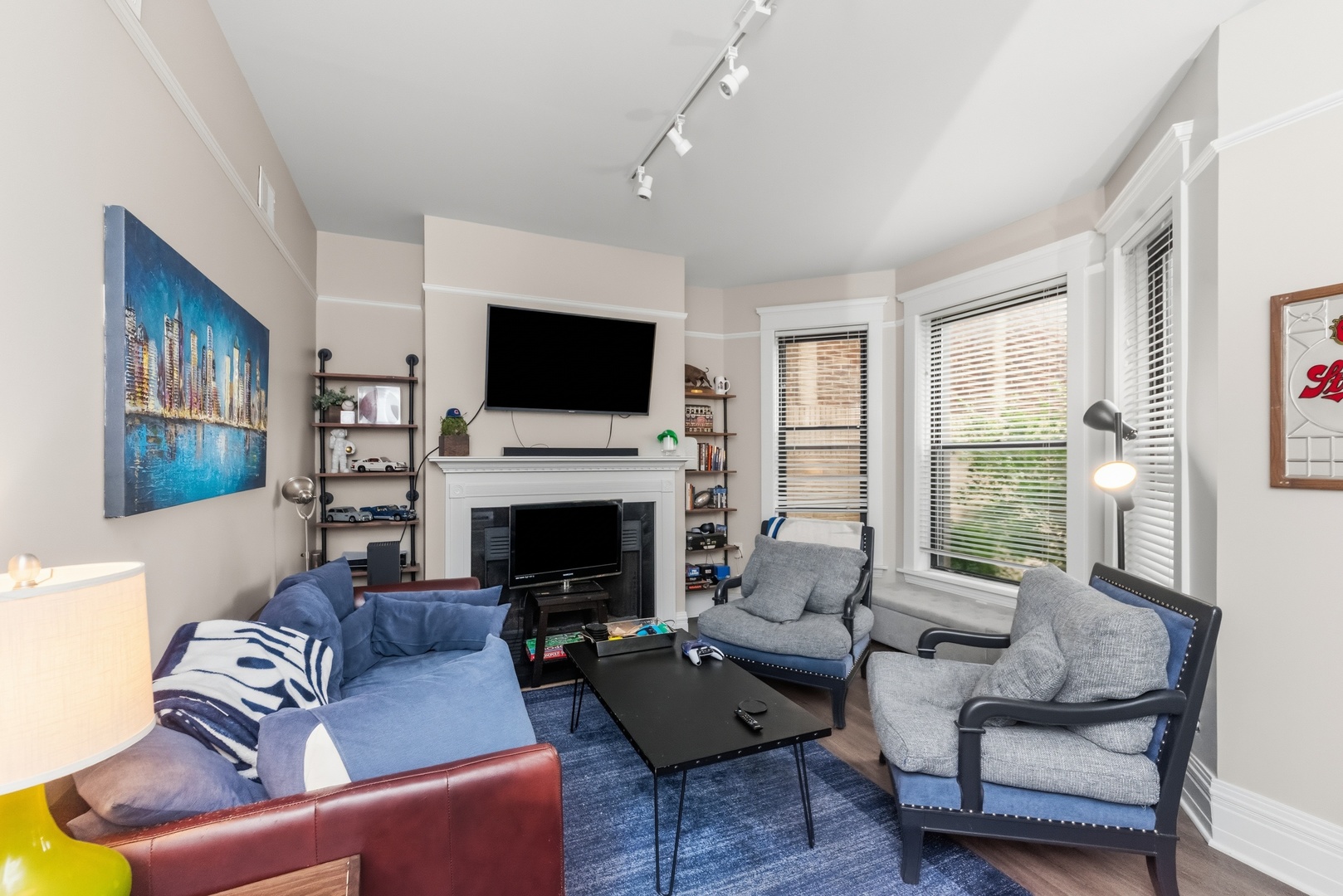 954 W Cuyler Avenue 1e Property Photo 2