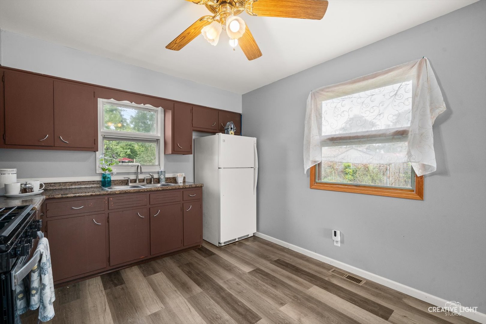 323 Kingswood Drive Property Photo 6