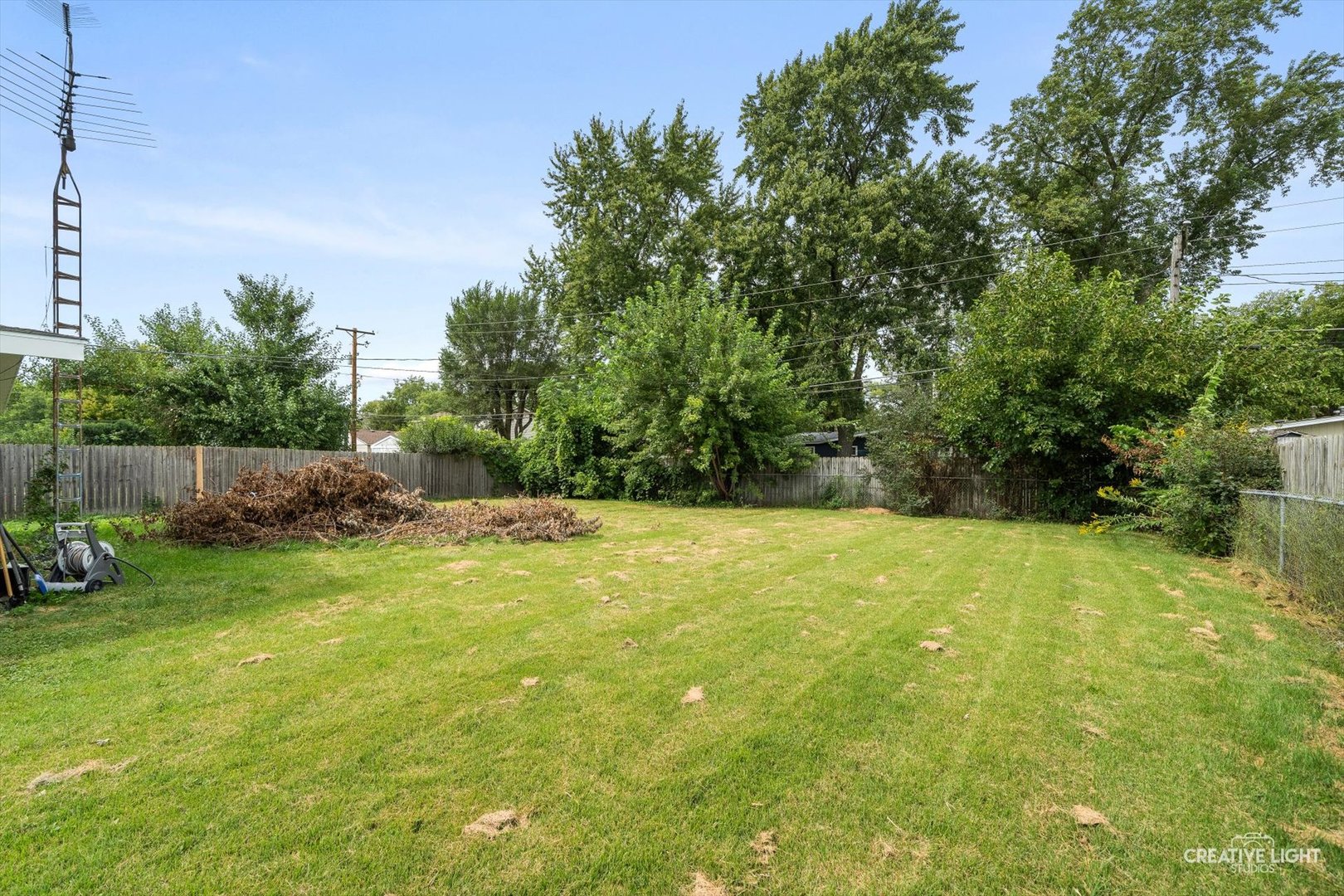 323 Kingswood Drive Property Photo 12
