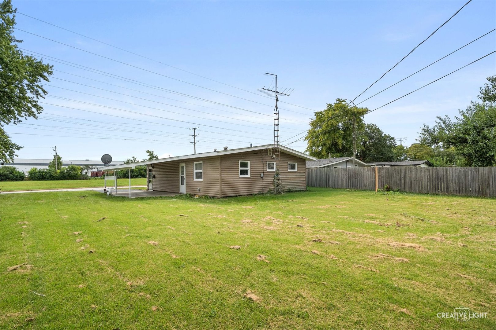 323 Kingswood Drive Property Photo 13