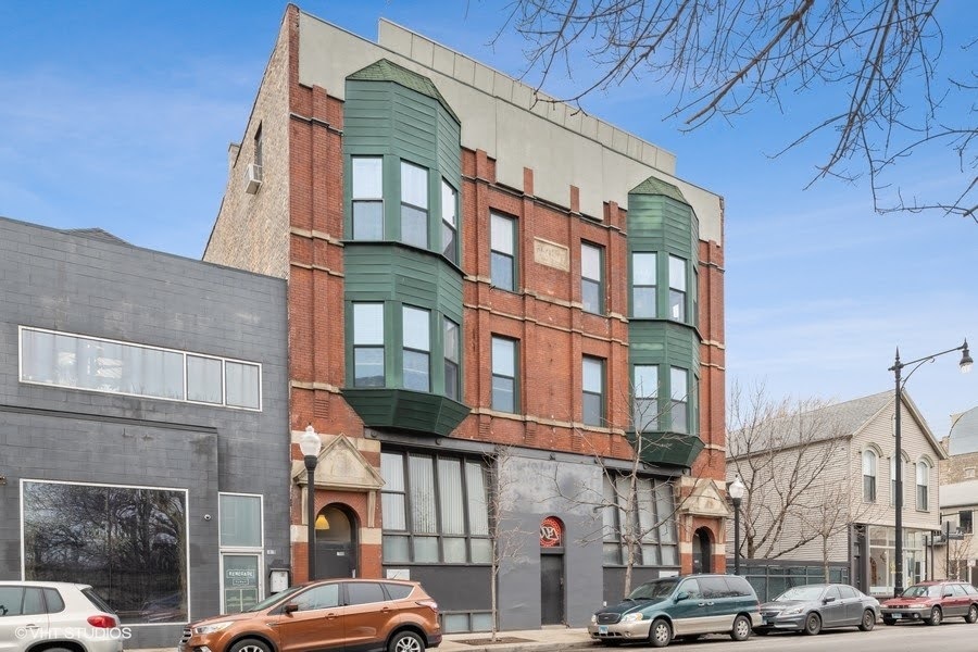 1908 S Halsted Street 2F Property Photo 1