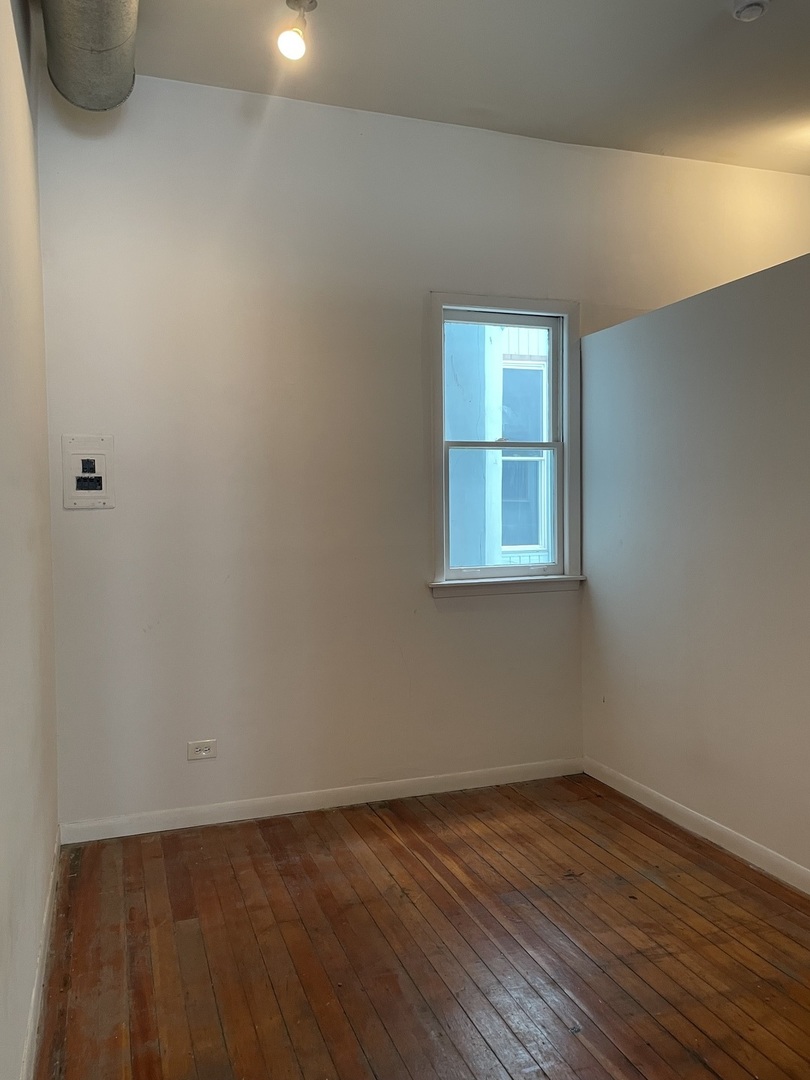 1908 S Halsted Street 2f Property Photo 9