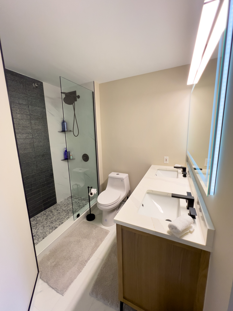 401 E Ontario Street 1609 Property Photo 12