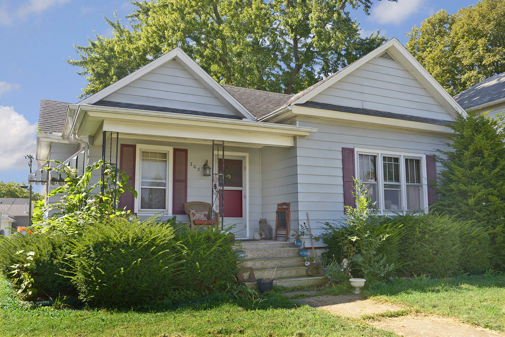 303 W Larue Street Property Photo 1