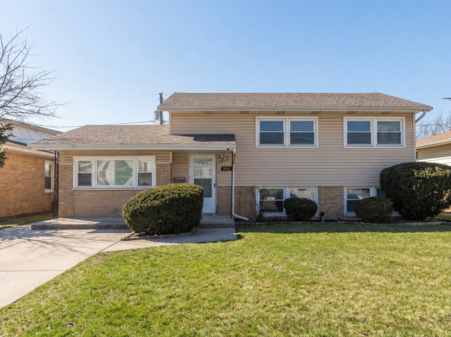 382 Chappel Avenue Property Photo 1