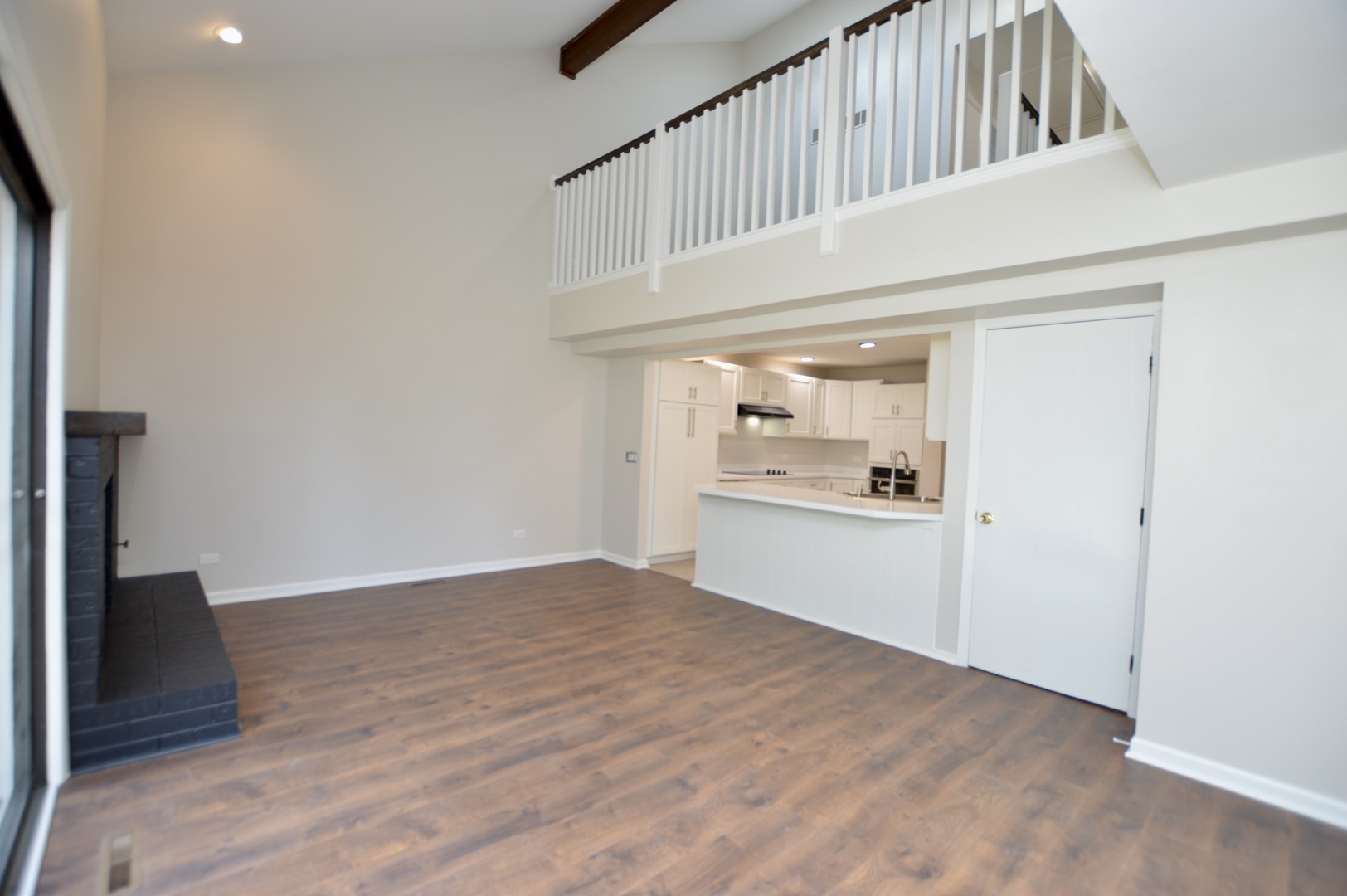 516 N Thornwood Drive Property Photo 16