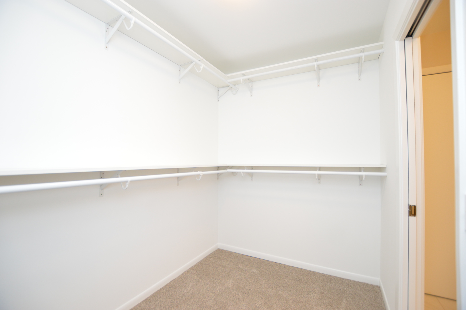 516 N Thornwood Drive Property Photo 29